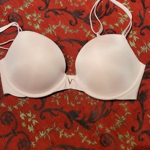 NWOT Victoria's Secret bra